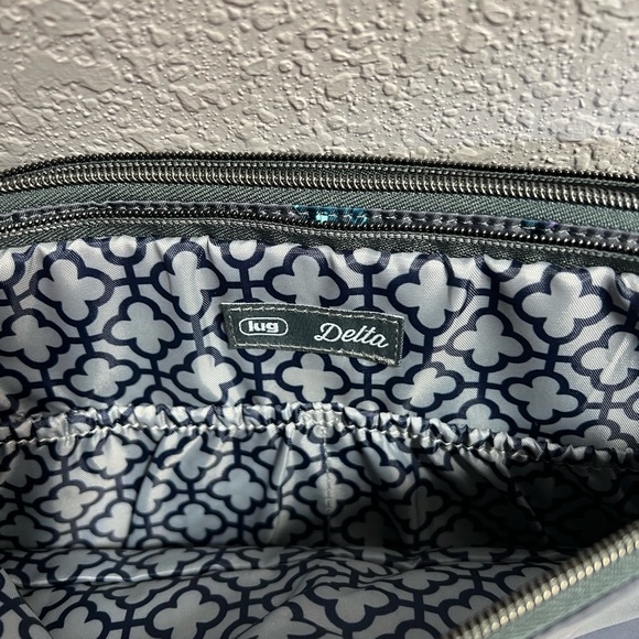 LUG BUTTERFLY GREY DELTA MINI NWOT With 1 1/2”  adjustable Crossbody Strap NIP - Picture 16 of 16